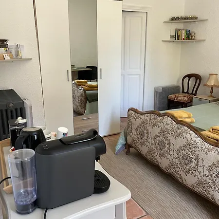 Au Petit Faubourg Apartment *